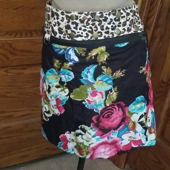floral reversible adjustable skirt with small bag - Picture 1 of 12